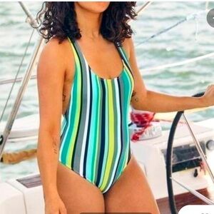 💚NBW Aerie, One-Piece Cheekier Swimsuit, Slimming Vertical Stripes, L
